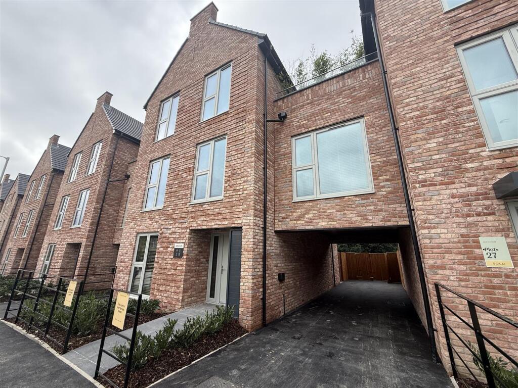 4 bedroom detached house for sale in Cynefin, Horwich, BL6